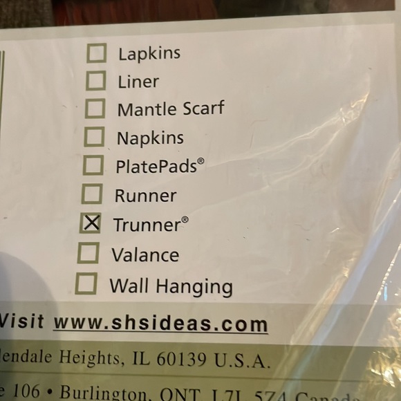 New Signature Homestyles Trunner - Picture 4 of 6